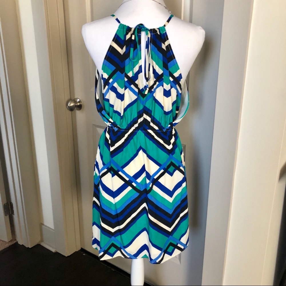 Francesca’s 🎀 Chevron Halter Dress - M - Picture 4 of 8